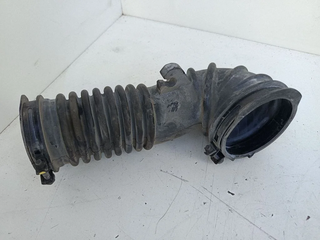 Air intake hose/pipe SH0113221