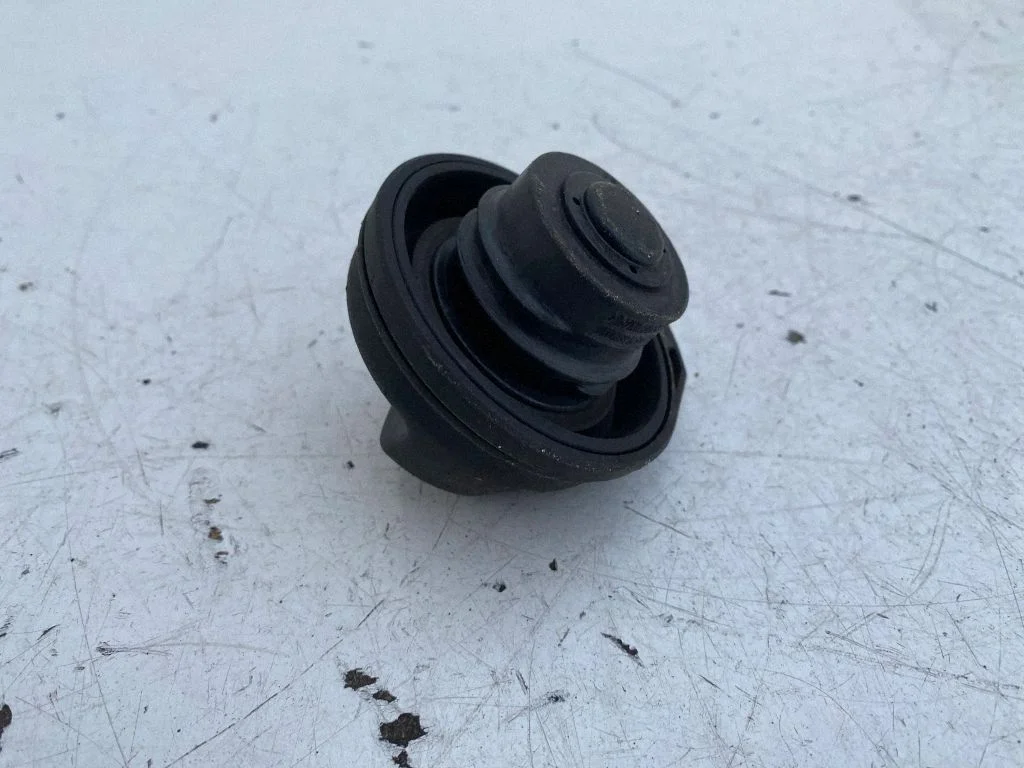 Fuel tank filler cap – Volvo S80 (1999-2003)