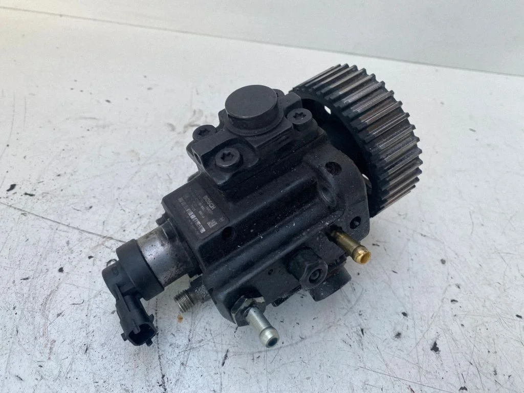Fuel injection high pressure pump 55571005