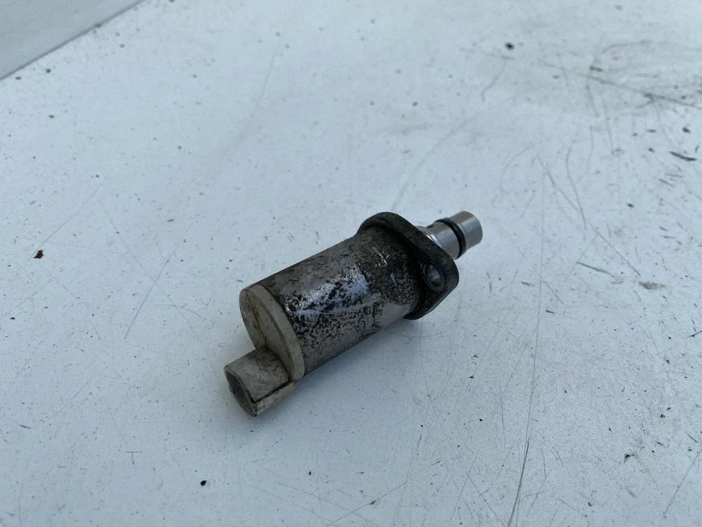 Fuel injection high pressure pump