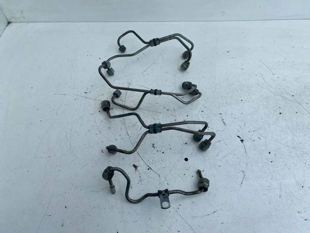 Pihustitele kütuse etteandetoru(d) – Volvo V60 (2011-2013)