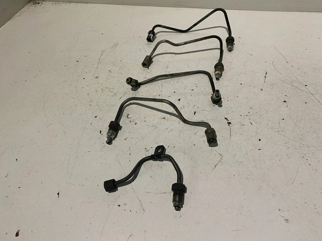 Fuel injector supply line/pipe