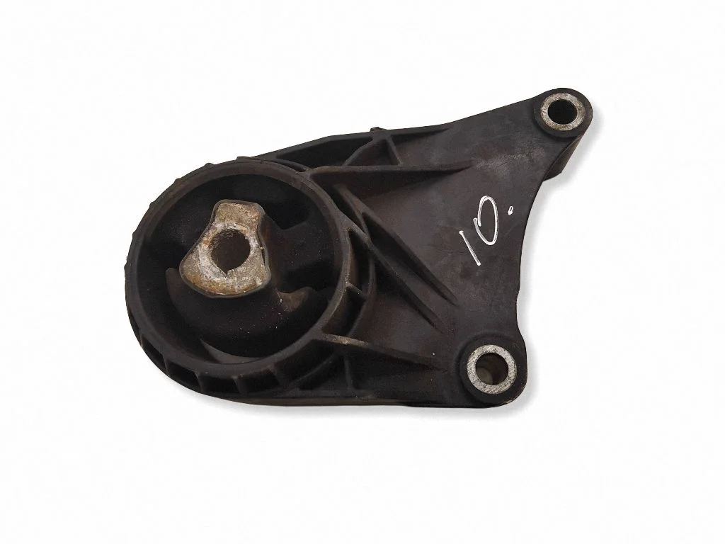 Engine mount bracket – Opel Insignia A (2008-2017)