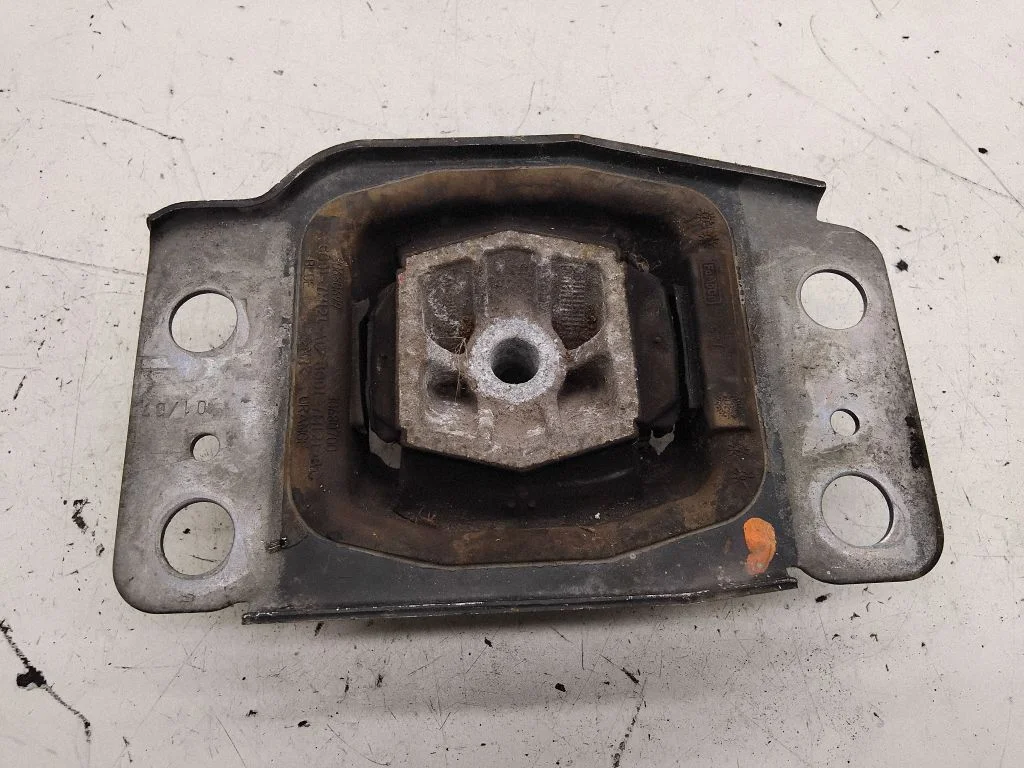 Dzinēja spilvens – Ford Galaxy (2006-2015)