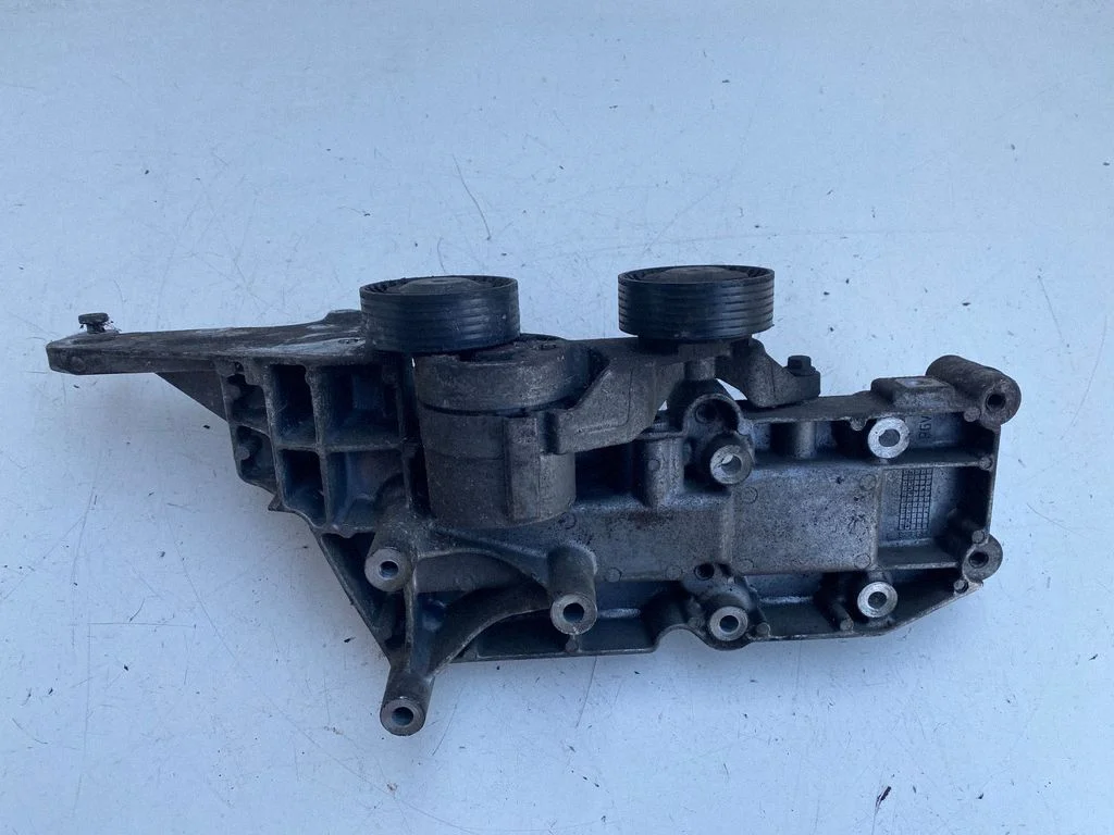 Generator/alternator bracket – Volvo V70 (2005-2008)