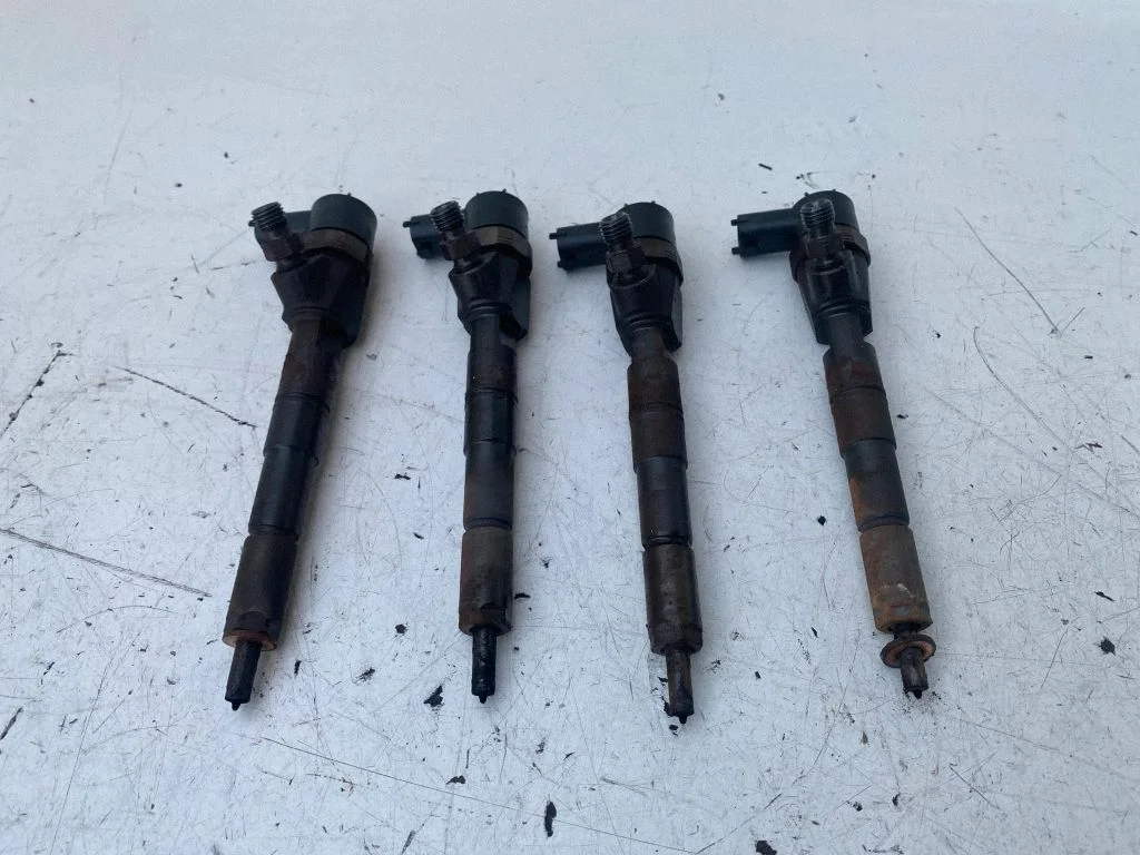 Pihustite (düüside) komplekt – Opel Insignia A (2008-2017)