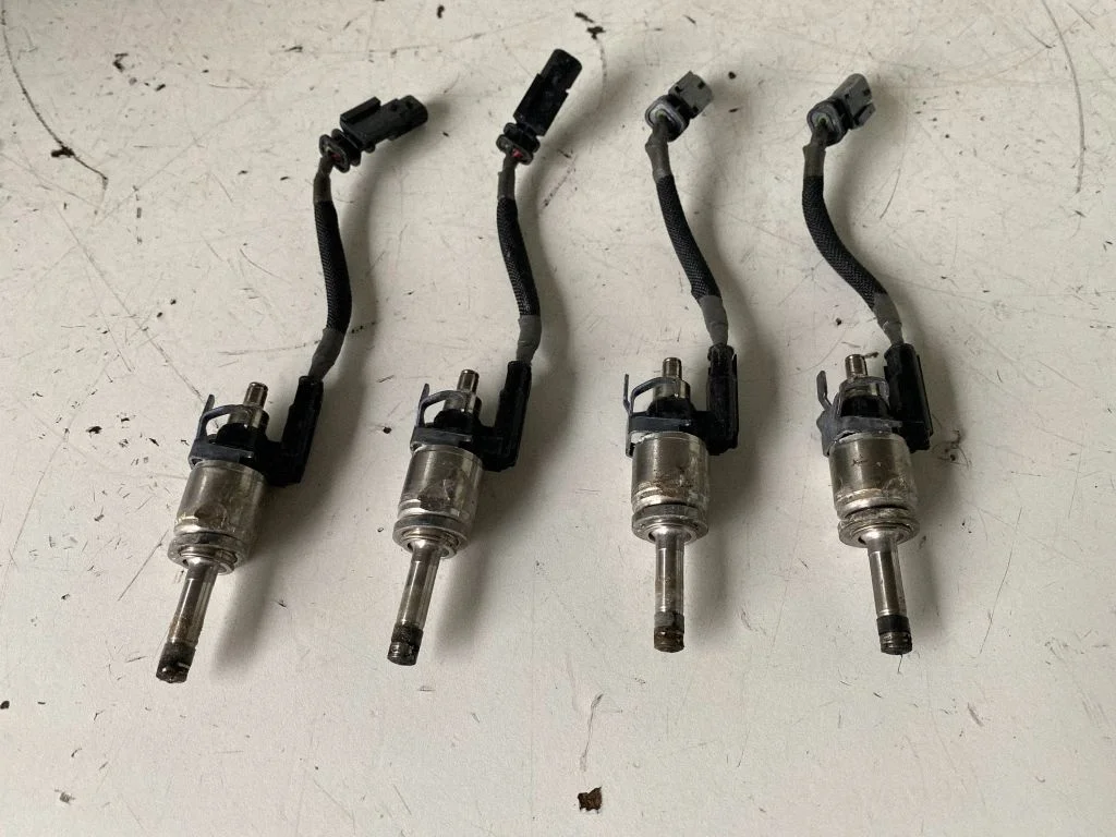 Fuel injectors set – Volvo V40 (2012-2019)
