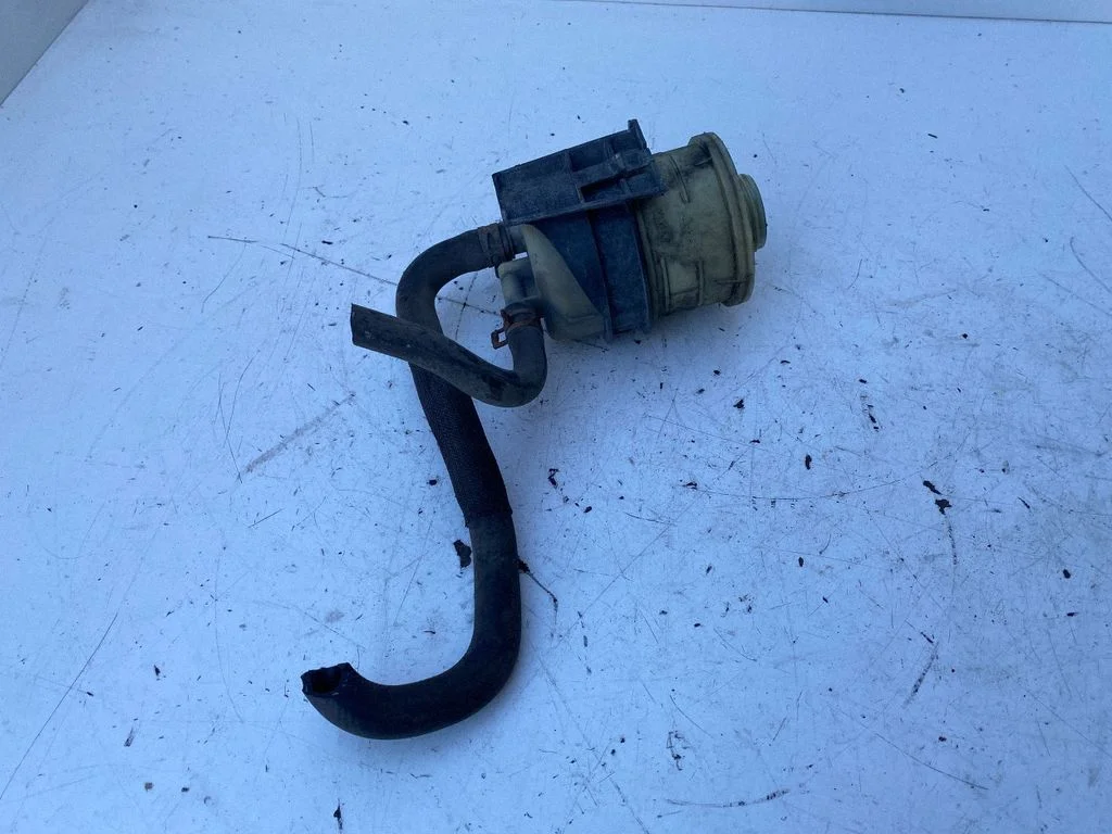 Power steering fluid tank/reservoir – Opel Vivaro (2001-2014)