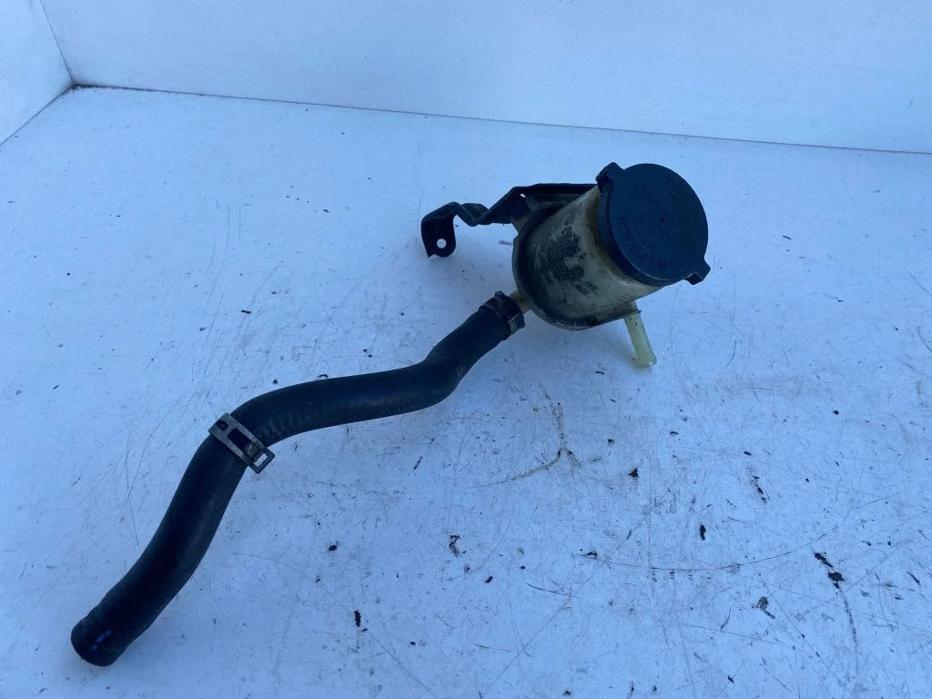 Power steering fluid tank/reservoir