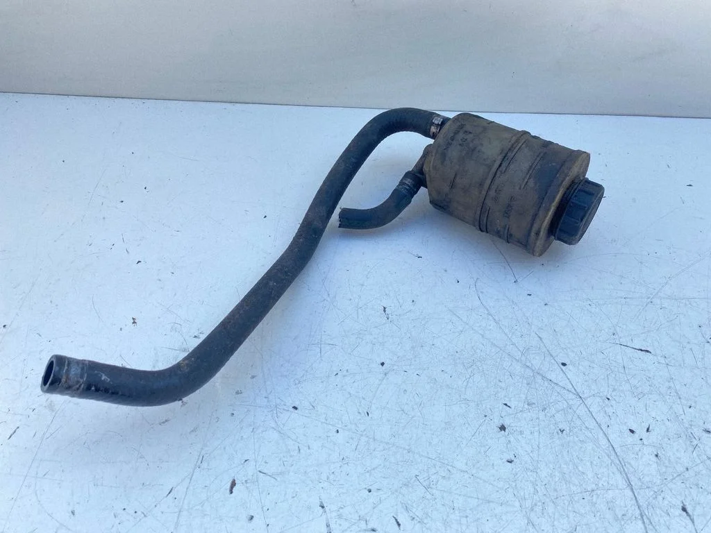 Power steering fluid tank/reservoir
