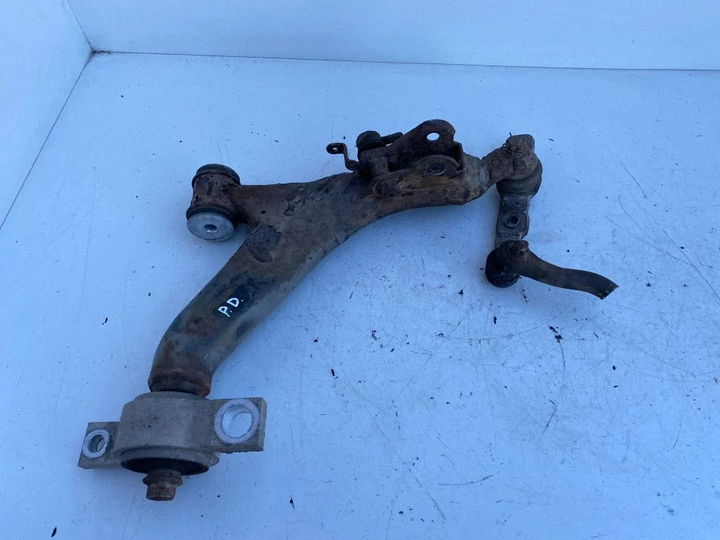 Front lower control arm/wishbone – front right