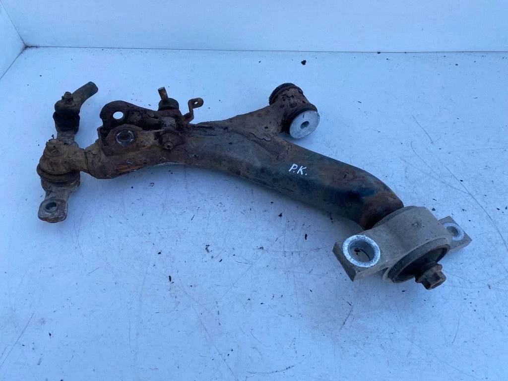 Front lower control arm/wishbone – front left