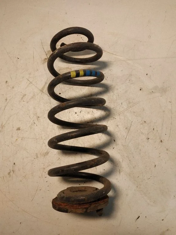 Tagumine keerdvedru