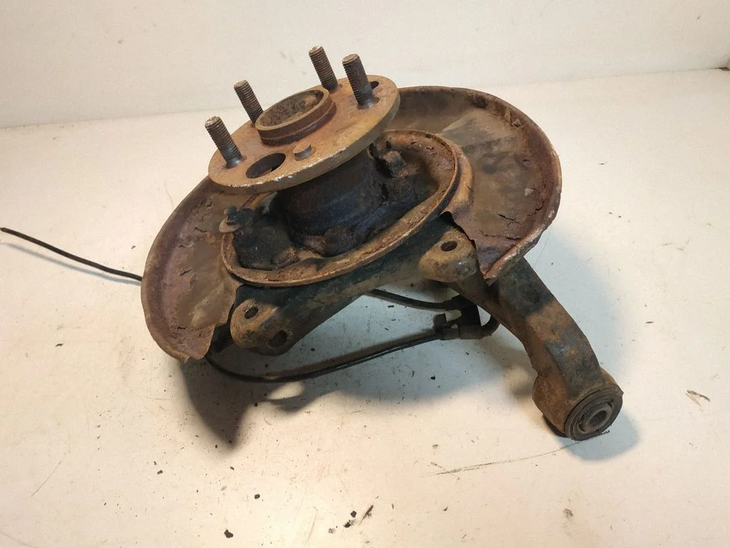 Rear wheel hub – rear right