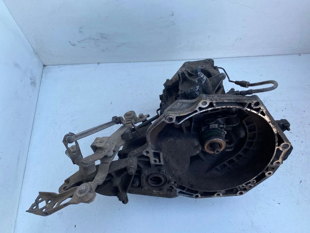 Manual 5 speed gearbox 579423