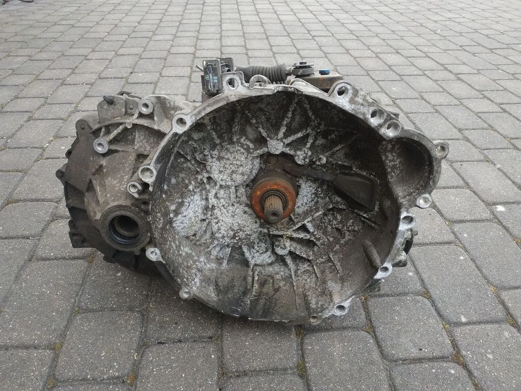 Manual 5 speed gearbox – Volvo V70 (2000-2004)