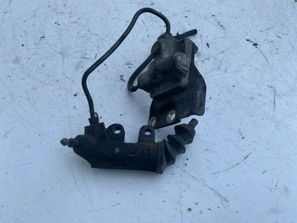 Clutch slave cylinder