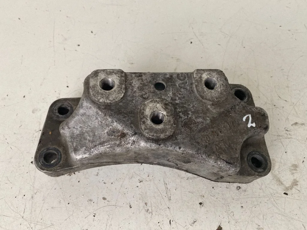 Gearbox mounting bracket – Volkswagen Passat B6 (2005-2010)