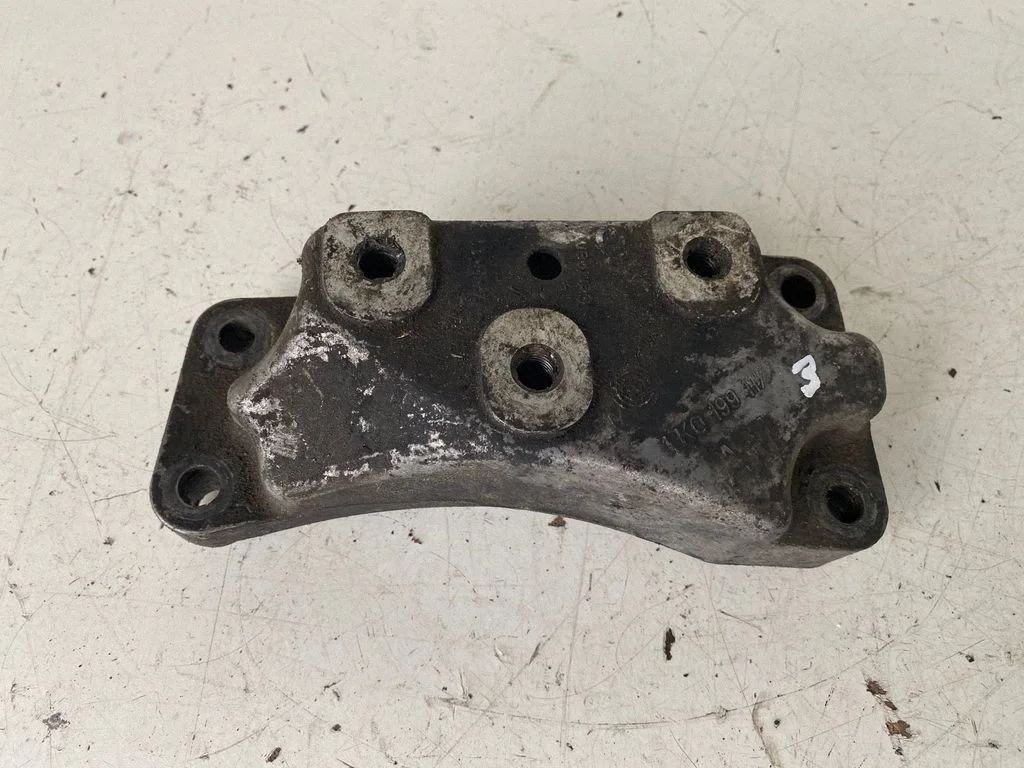 Gearbox mounting bracket – Volkswagen Passat B6 (2005-2010)