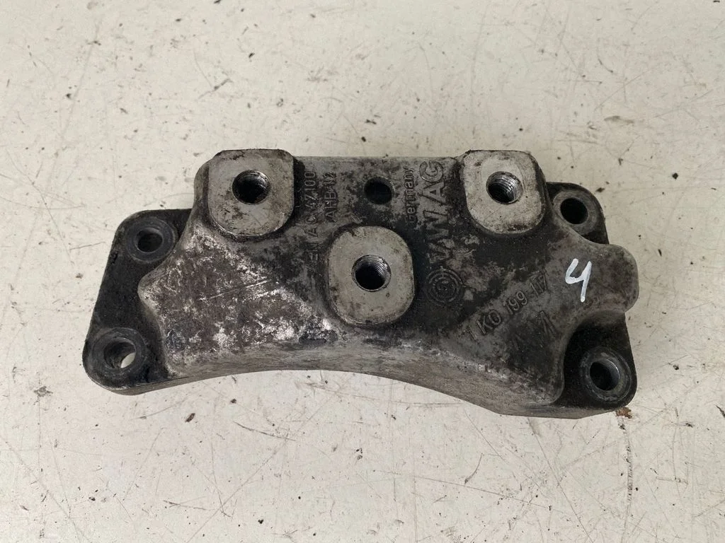 Gearbox mounting bracket – Volkswagen Passat B6 (2005-2010)
