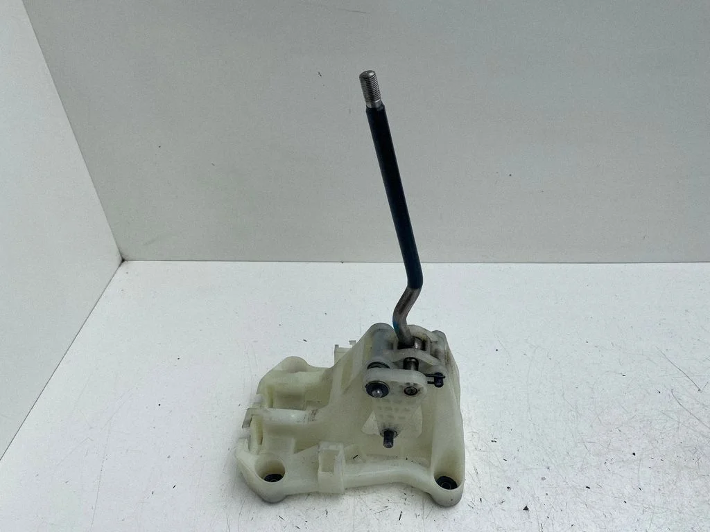 Gear selector mechanism