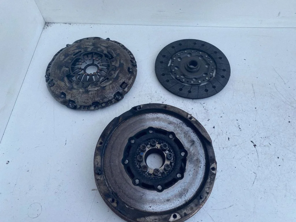 Clutch set kit – Toyota Avensis T250 (2006-2009)