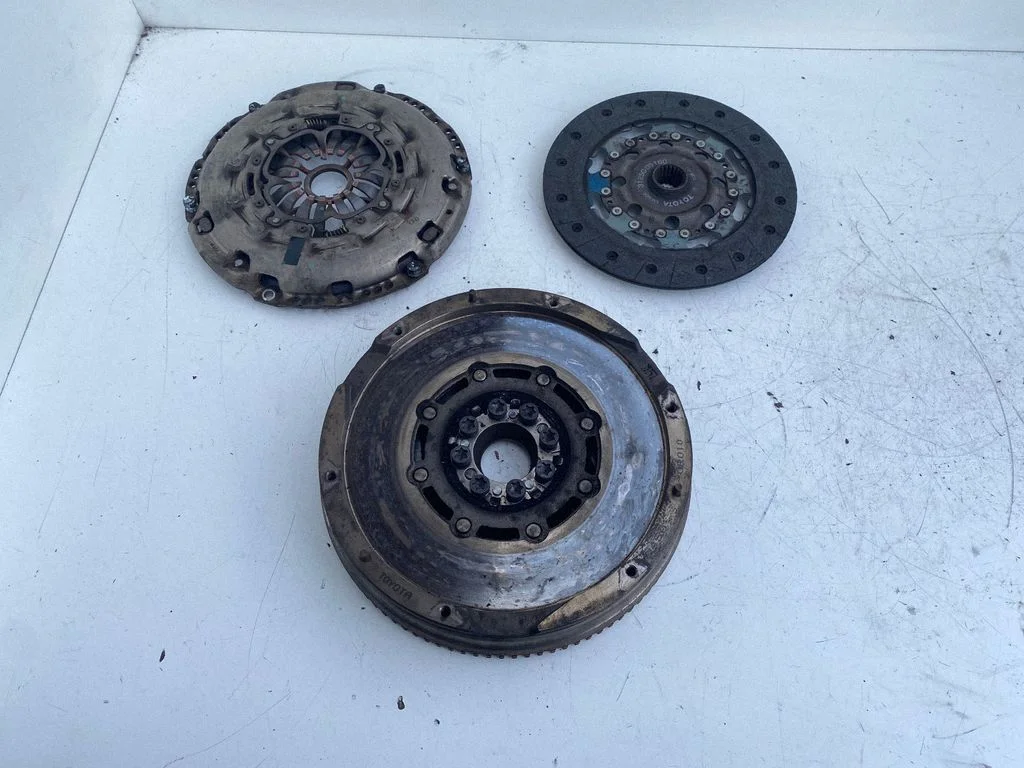 Clutch set kit – Toyota Avensis T270 (2009-2012)