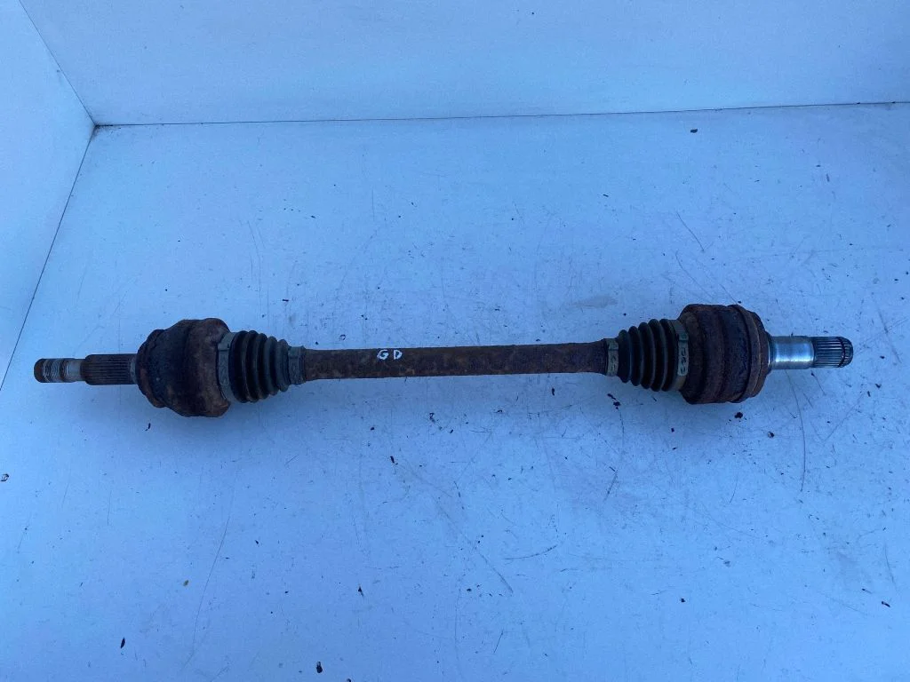Rear driveshaft – rear right