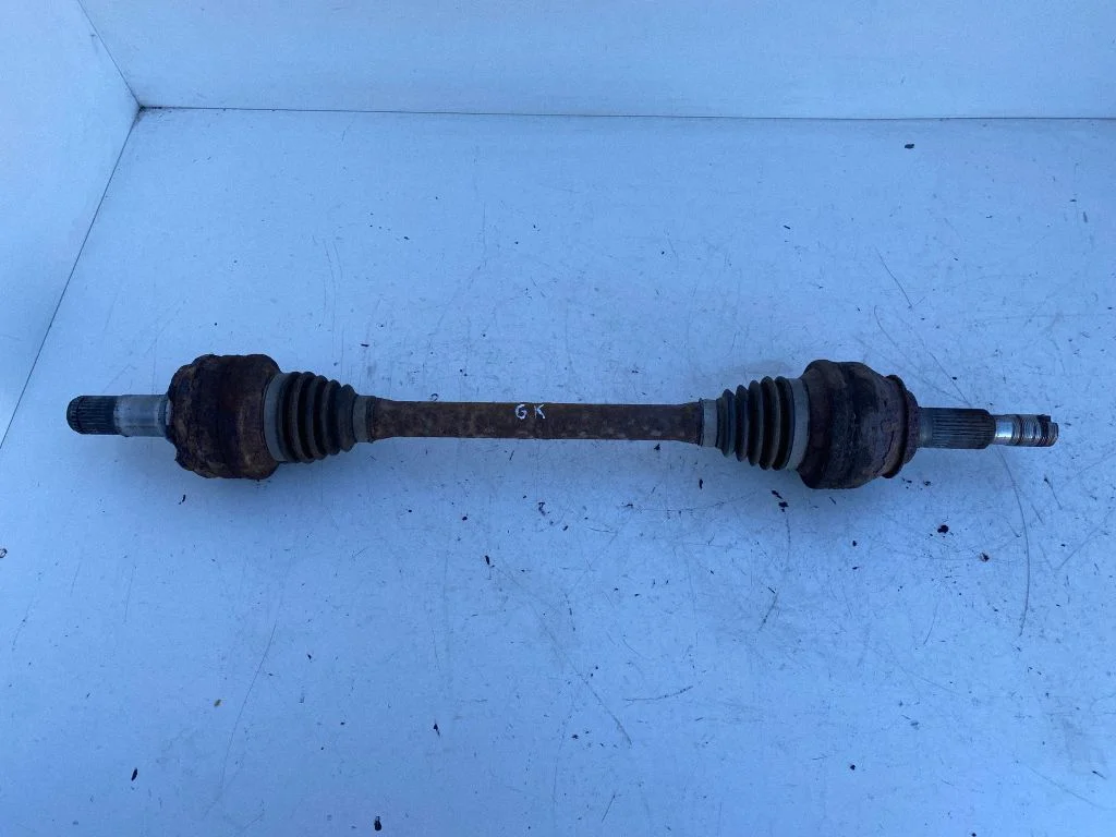 Rear driveshaft – rear left