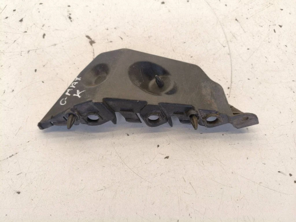Priekšējā bampera turētājs AM5117D959A