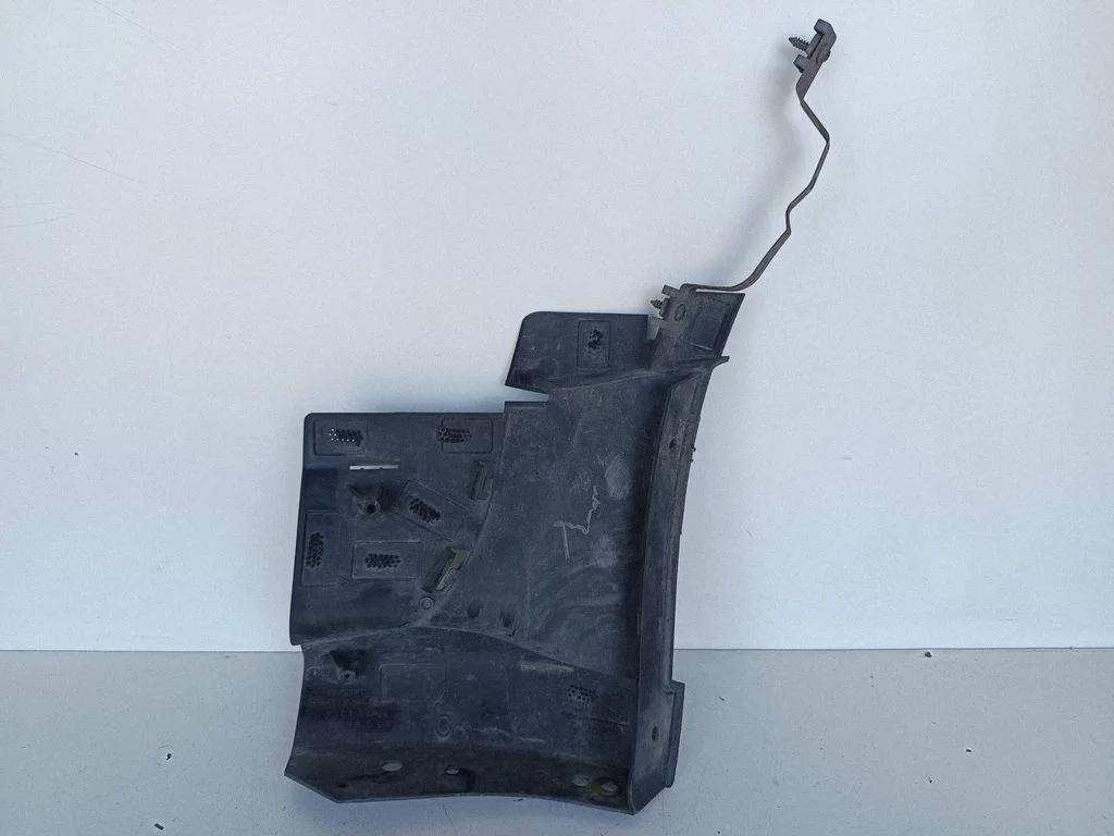 Priekšējā bampera turētājs 108417700D