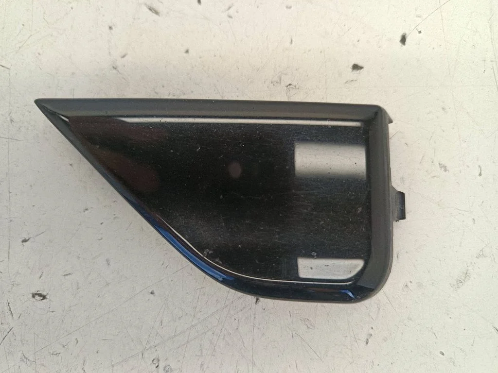 Front bumper splitter molding P0213194 – NIO ET7 (2022-)