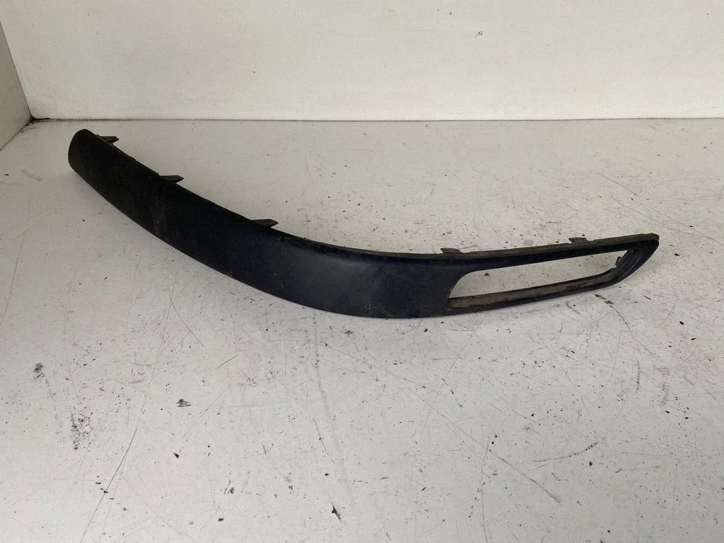 Priekšējā bampera apdares josla – Volvo S40, V40 (1995-2004)