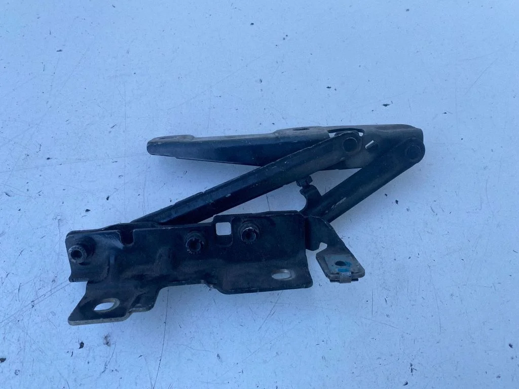 Engine bonnet/hood hinges 12841600