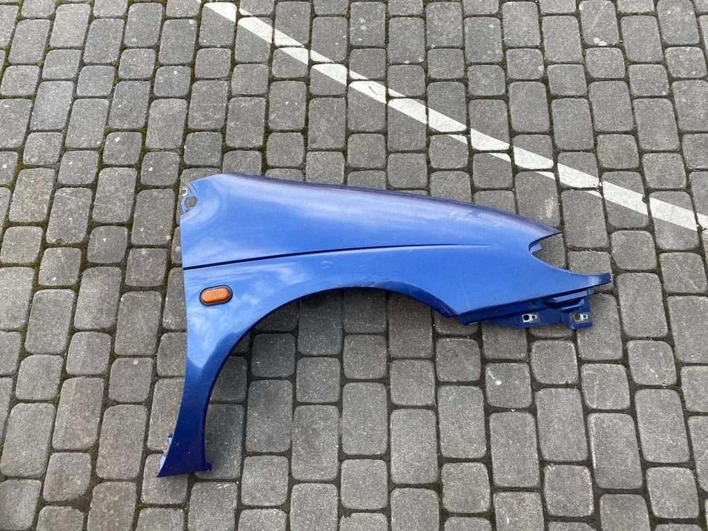 Fender – right