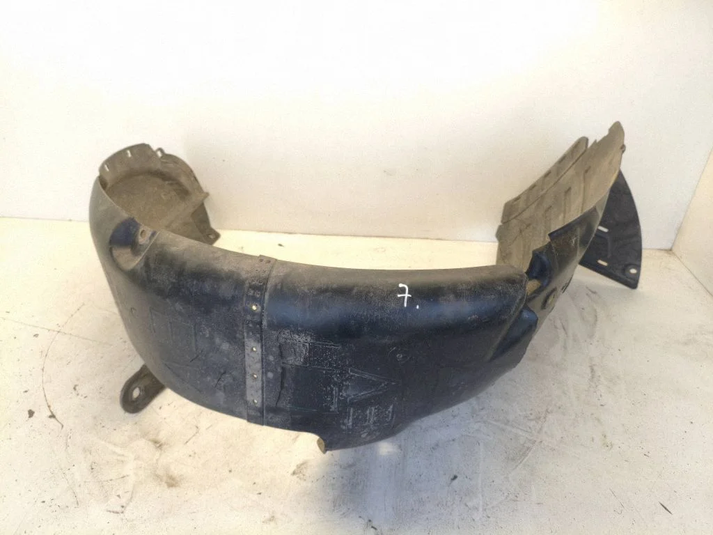 Front wheel arch liner splash guards 86811E4100