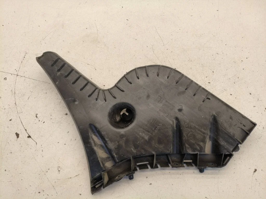 Rear bumper mounting bracket – Volvo V60 (2011-2013)