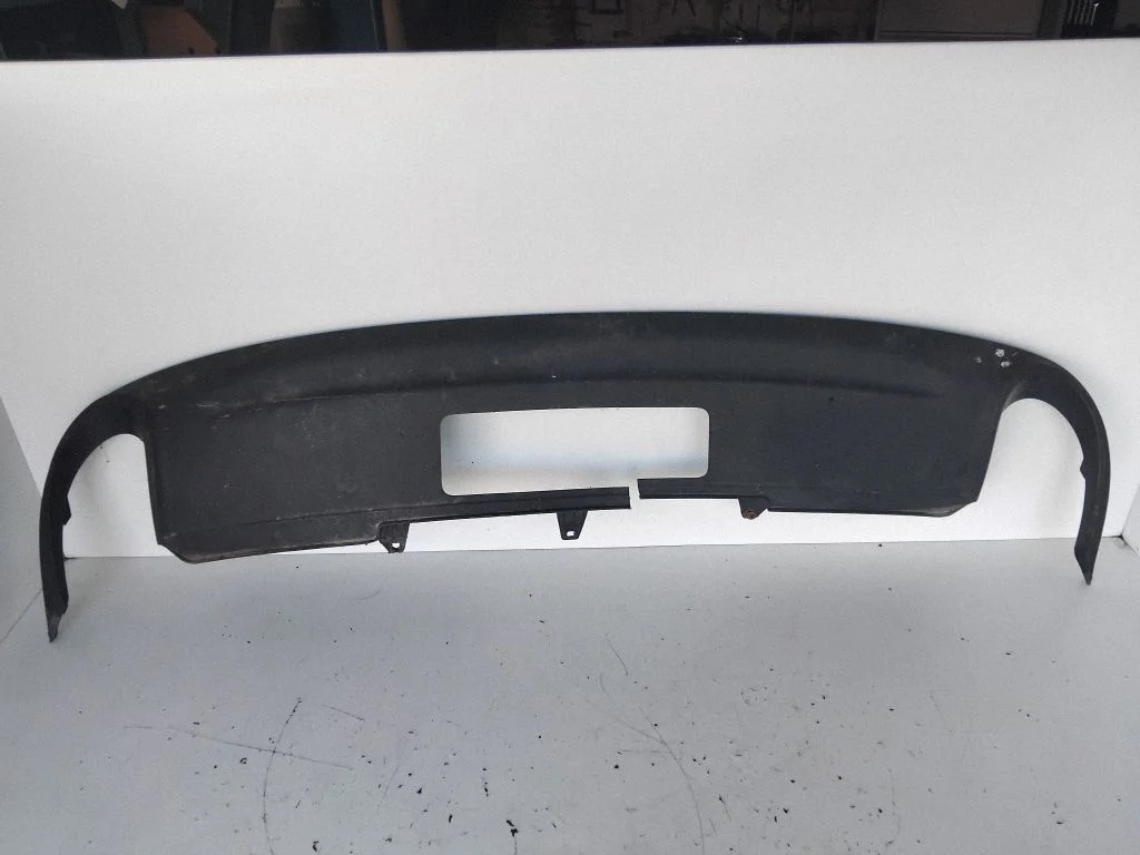 Rear bumper lower part trim 8T8807521A