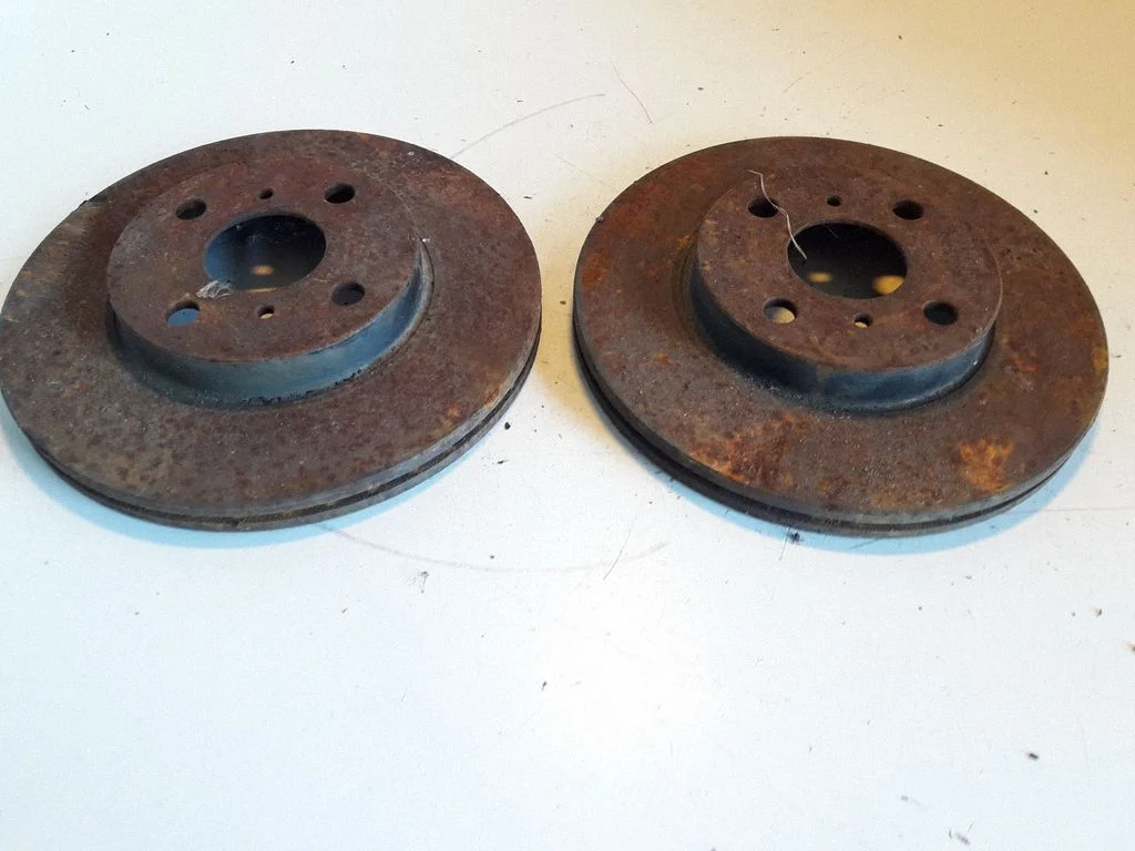 Tarcza hamulcowa przednia – Toyota Yaris Verso (1999-2005)
