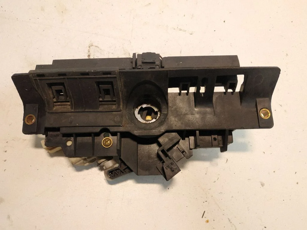 Tailgate/trunk/boot exterior handle 8D9827565