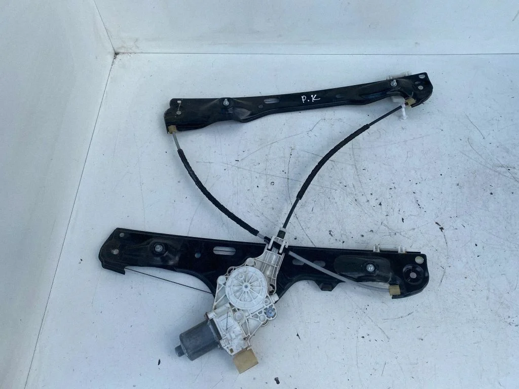 Front door window regulator with motor – BMW X1 E84 (2009-2015)