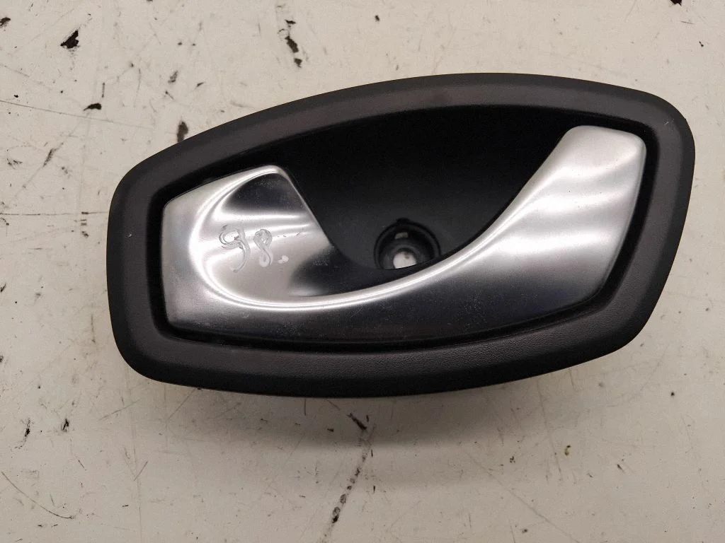 Front door interior handle 826730001R
