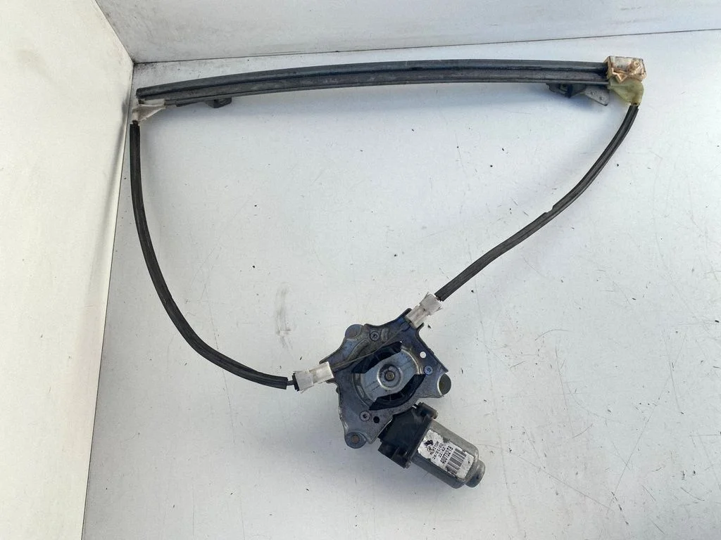 Front door window regulator with motor 114144
