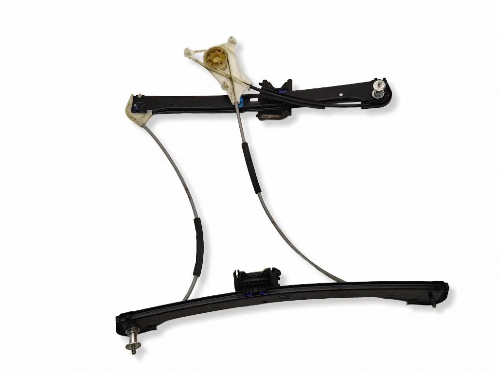 Front window lifting mechanism without motor 8V4837461