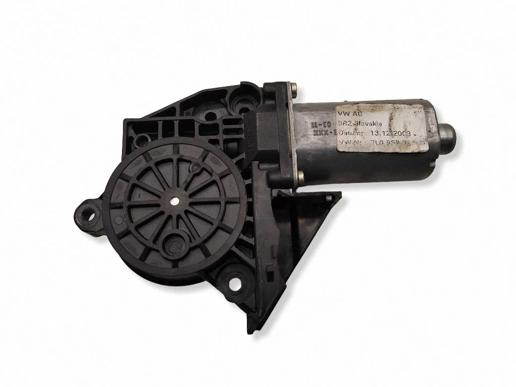 Front door window regulator motor – Audi A4 S4 B6 8E 8H (2001-2005)