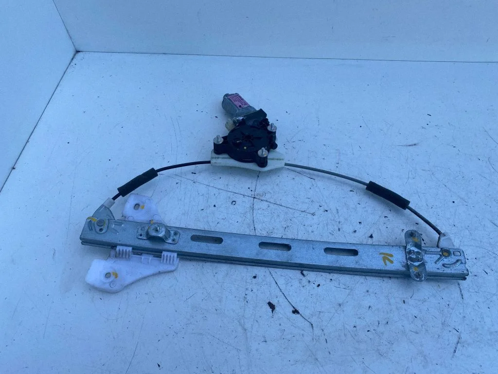 Rear door window regulator with motor – Hyundai i20 Active (2016-2021)