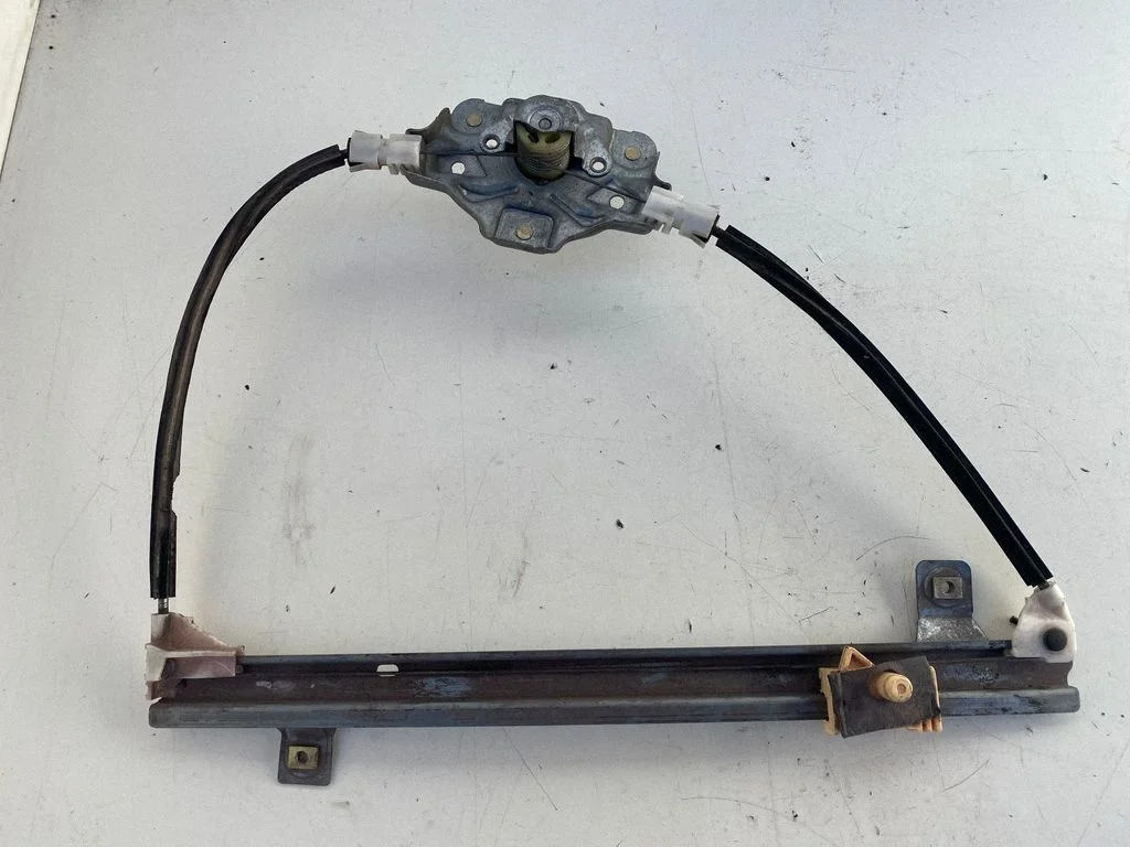 Rear door manual window regulator 114133