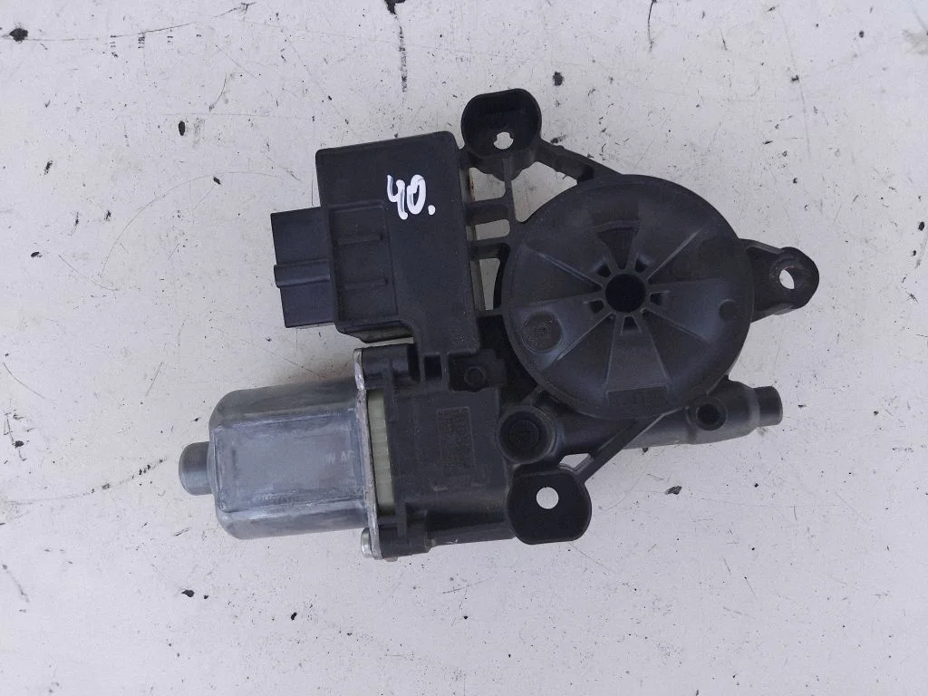 Aizmugurējā loga pacēlāja motoriņš 5Q0959812D