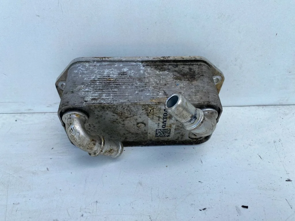 Oil filter mounting bracket – Volvo V40 (2012-2019)