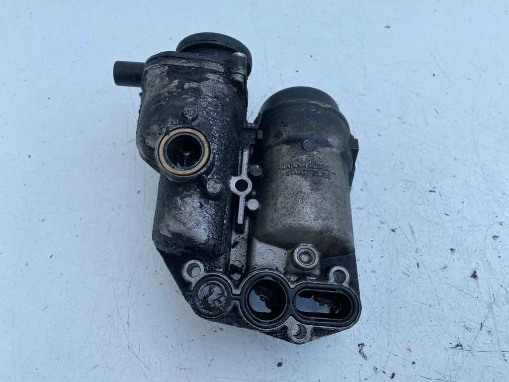 Oil filter mounting bracket – Volvo V70 (2008-2013)